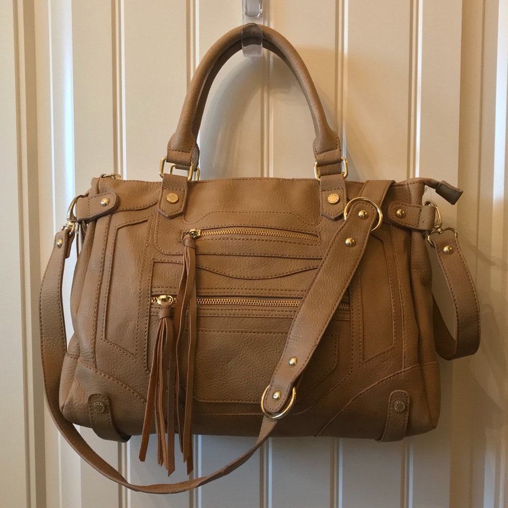 JUST IN💕💕 Steve Madden crossover bag!!  NWOT